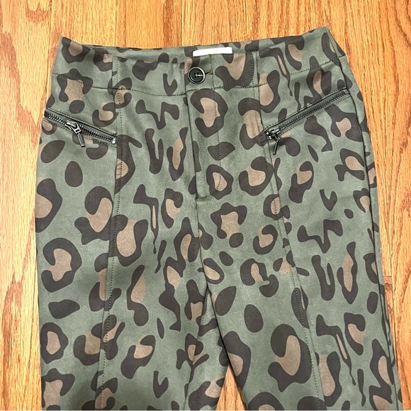 Maeve Anthropologie high rise green suede leopard print zipper legging pants - Picture 13 of 17